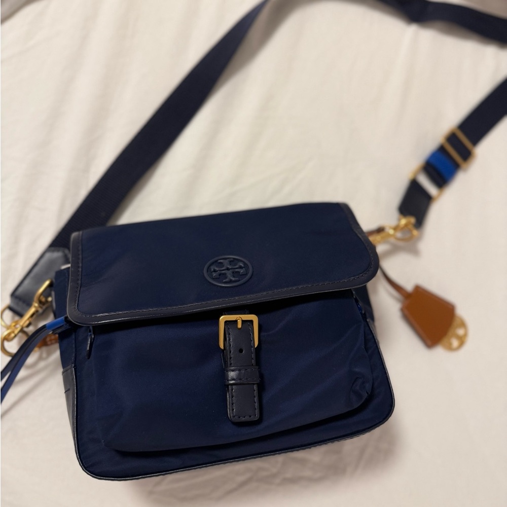 Tory Burch Midnight Crossbody Bag with Gold Details - Picture 2 of 7